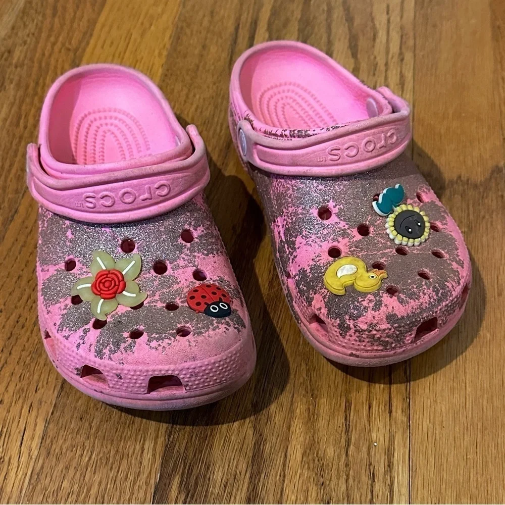 Crocs Kids Pink Clogs with Fun Charms J2 Glitter crocs